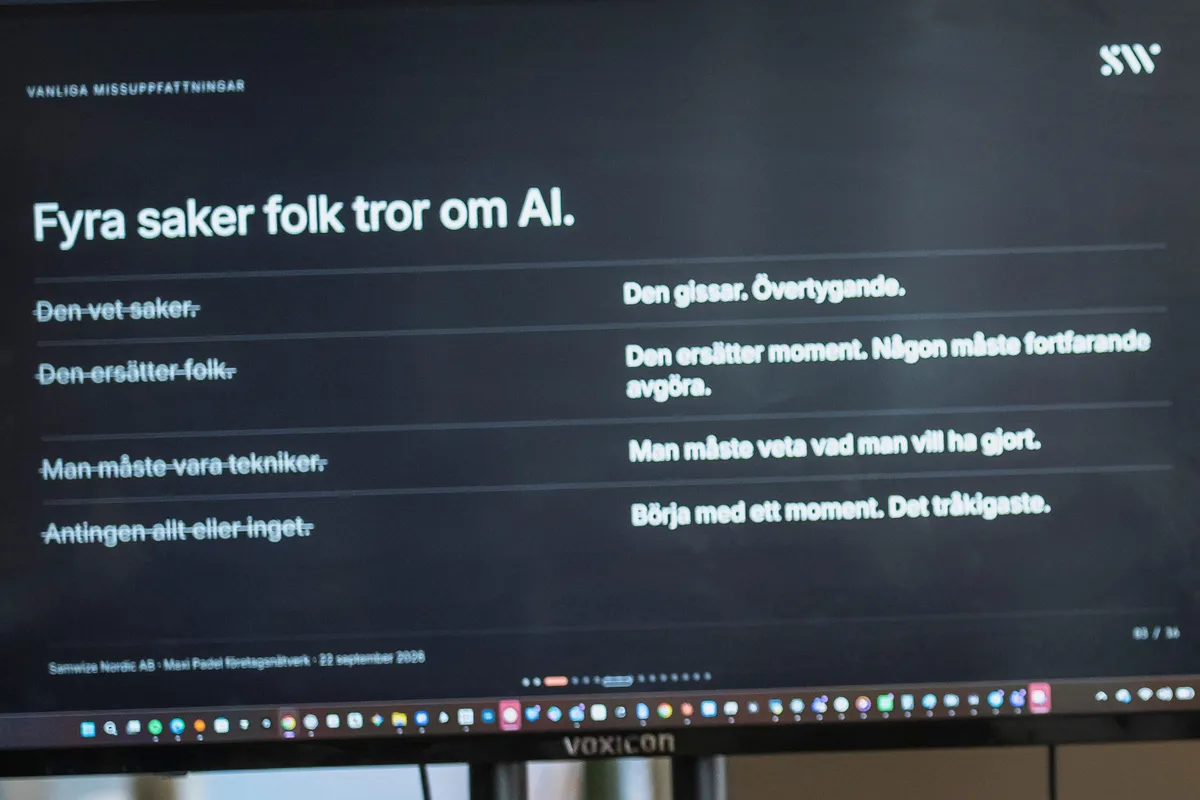 Skärmen på frukostseminariet med rubriken Fyra saker folk tror om AI